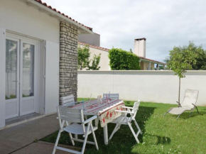  Holiday Home La Roquille  Руайян